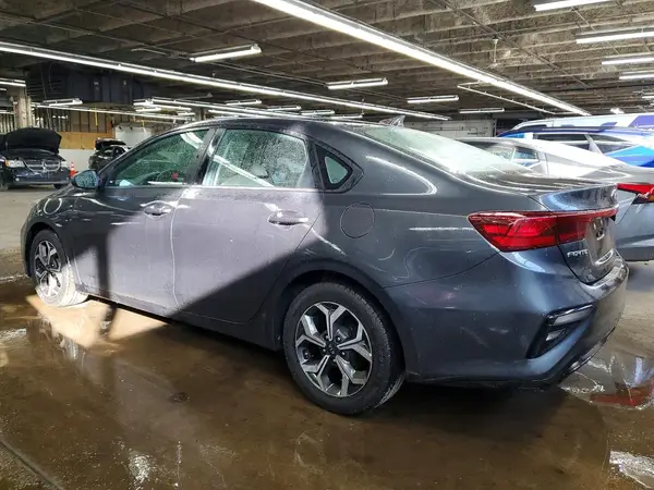 3KPF24AD2ME404993 2021 KIA FORTE - Image 2
