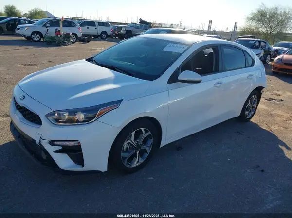 3KPF24AD2ME407845 2021 KIA FORTE - Image 2