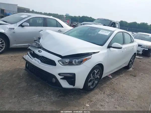 3KPF24AD2ME409093 2021 KIA FORTE - Image 2