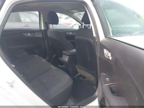 3KPF24AD2ME409093 2021 KIA FORTE - Image 8