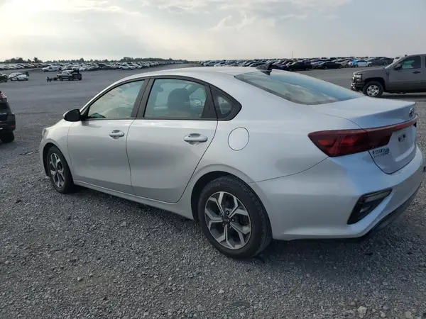 3KPF24AD2ME415556 2021 KIA FORTE - Image 2