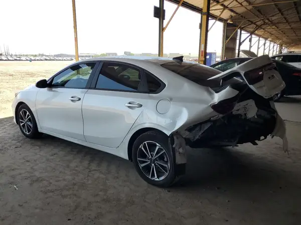 3KPF24AD2NE417390 2022 KIA FORTE - Image 2