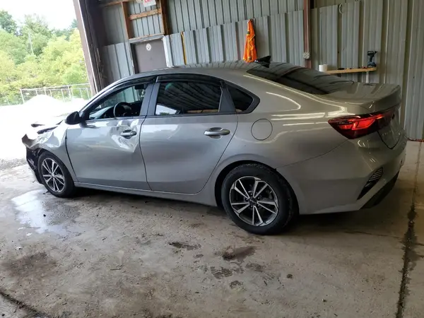 3KPF24AD2NE425036 2022 KIA FORTE - Image 2
