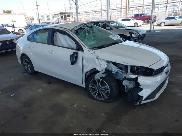 3KPF24AD2NE425361 2022 KIA FORTE - Image 1