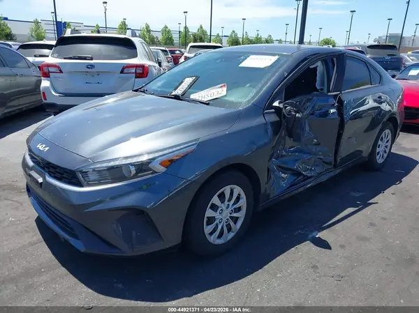 3KPF24AD2NE425408 2022 KIA FORTE - Image 2