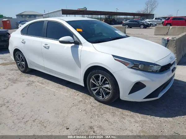 3KPF24AD2NE425621 2022 KIA FORTE - Image 1