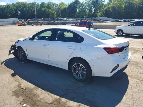 3KPF24AD2NE426302 2022 KIA FORTE - Image 2