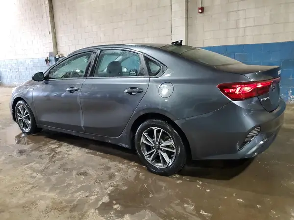 3KPF24AD2NE427675 2022 KIA FORTE - Image 2
