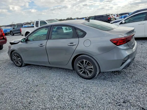 3KPF24AD2NE431631 2022 KIA FORTE - Image 2
