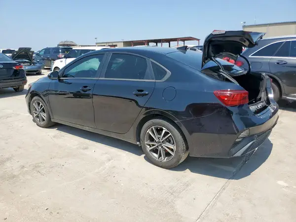 3KPF24AD2NE433122 2022 KIA FORTE - Image 2