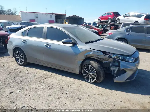 3KPF24AD2NE434870 2022 KIA FORTE - Image 1