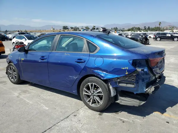 3KPF24AD2NE435887 2022 KIA FORTE - Image 2