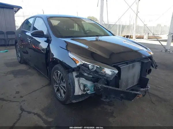 3KPF24AD2NE437204 2022 KIA FORTE - Image 1