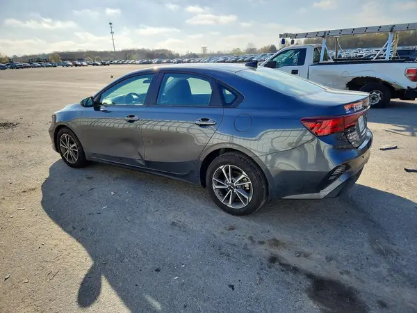 3KPF24AD2NE442631 2022 KIA FORTE - Image 2