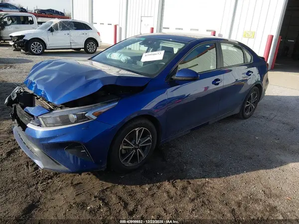 3KPF24AD2NE449093 2022 KIA FORTE - Image 2
