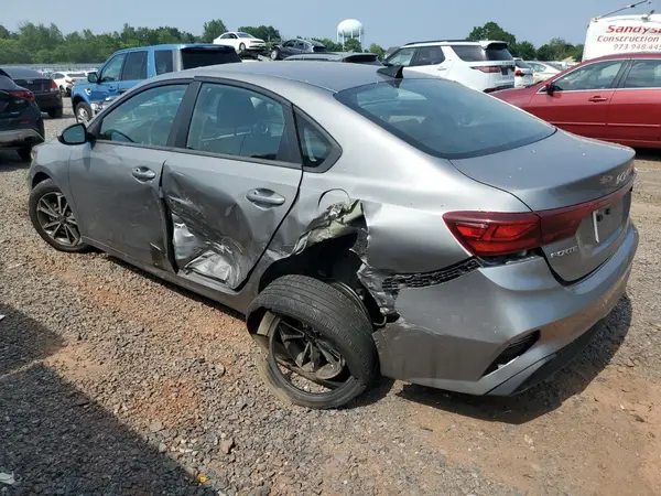 3KPF24AD2NE450891 2022 KIA FORTE - Image 2