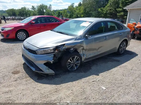 3KPF24AD2NE454018 2022 KIA FORTE - Image 2