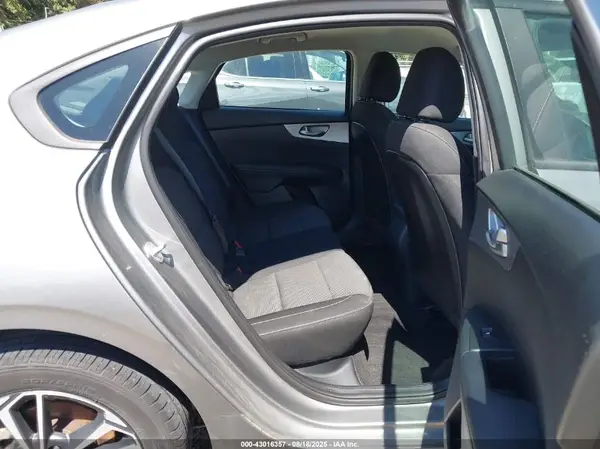 3KPF24AD2NE454018 2022 KIA FORTE - Image 8