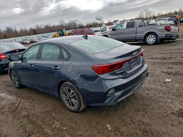 3KPF24AD2NE454181 2022 KIA FORTE - Image 2