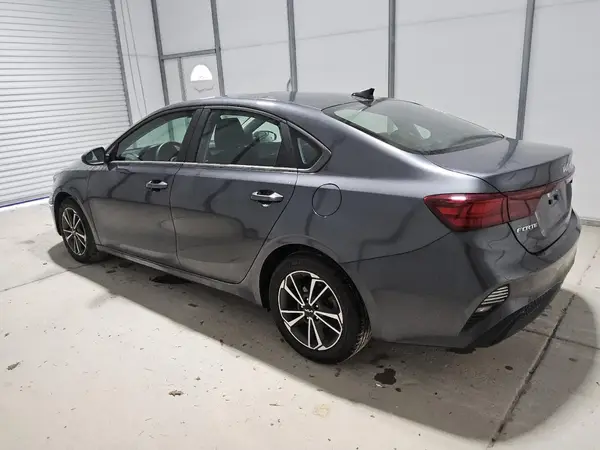 3KPF24AD2NE454469 2022 KIA FORTE - Image 2