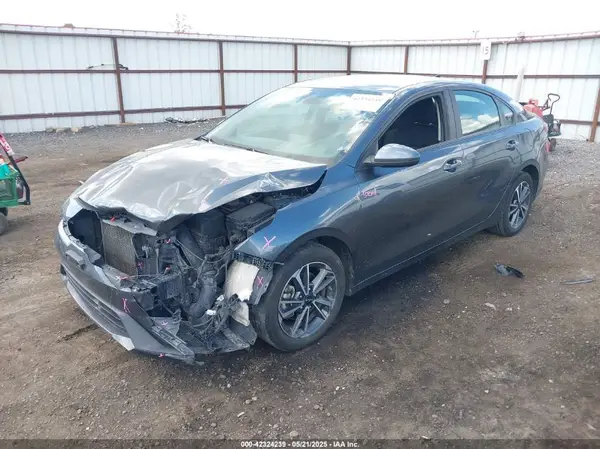 3KPF24AD2NE455301 2022 KIA FORTE - Image 2