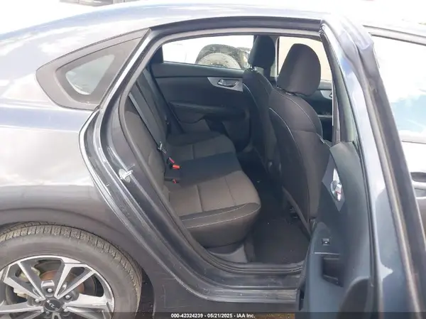 3KPF24AD2NE455301 2022 KIA FORTE - Image 8