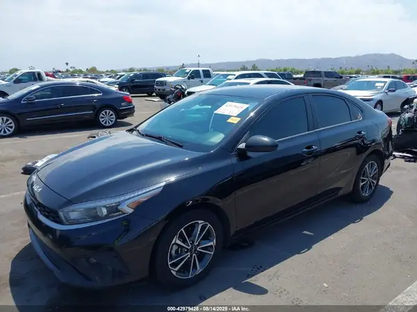 3KPF24AD2NE456402 2022 KIA FORTE - Image 2
