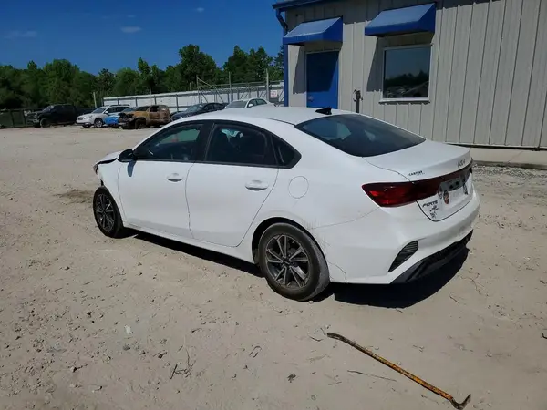 3KPF24AD2NE456738 2022 KIA FORTE - Image 2