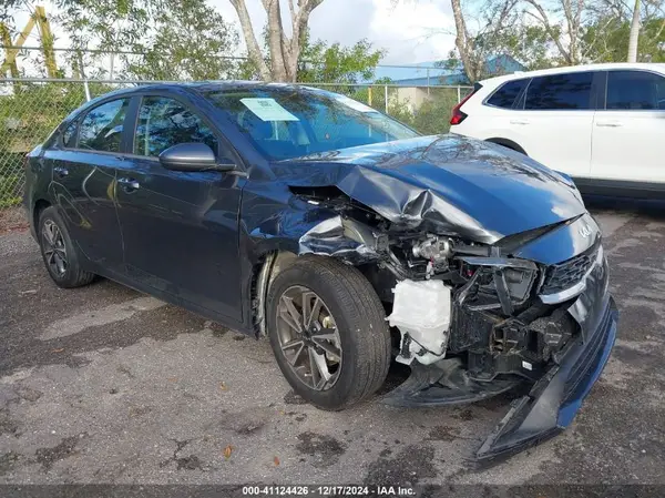 3KPF24AD2NE457761 2022 KIA FORTE - Image 1