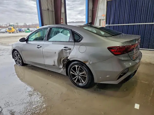 3KPF24AD2NE459087 2022 KIA FORTE - Image 2