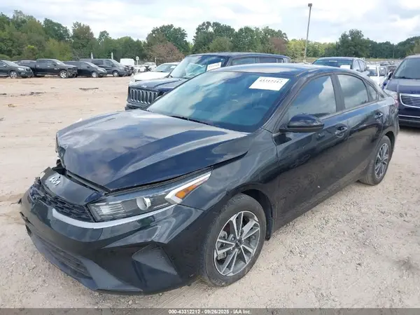3KPF24AD2NE459185 2022 KIA FORTE - Image 2