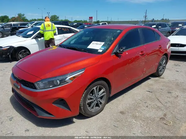 3KPF24AD2NE460143 2022 KIA FORTE - Image 2