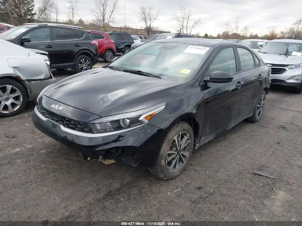 3KPF24AD2NE461003 2022 KIA FORTE - Image 2