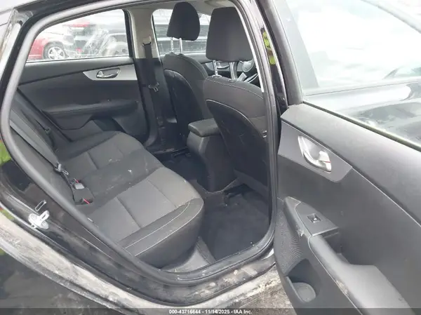 3KPF24AD2NE461003 2022 KIA FORTE - Image 8