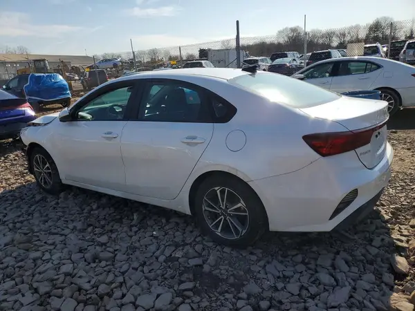 3KPF24AD2NE462619 2022 KIA FORTE - Image 2