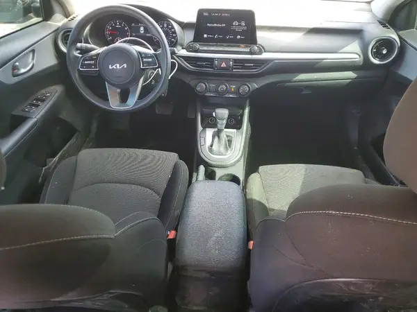 3KPF24AD2NE463933 2022 KIA FORTE - Image 8