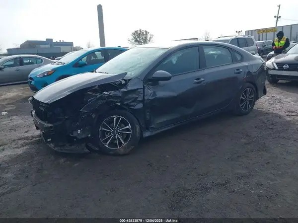 3KPF24AD2NE465889 2022 KIA FORTE - Image 2