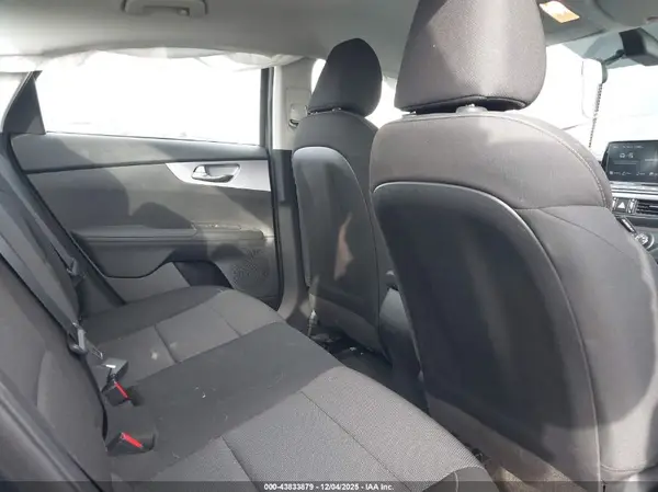 3KPF24AD2NE465889 2022 KIA FORTE - Image 8
