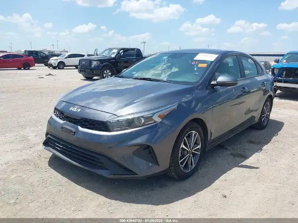3KPF24AD2NE467626 2022 KIA FORTE - Image 2