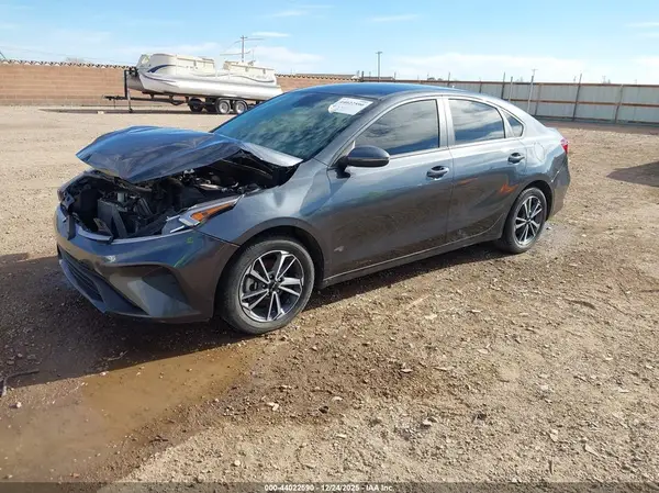 3KPF24AD2NE468047 2022 KIA FORTE - Image 2