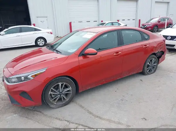3KPF24AD2NE468128 2022 KIA FORTE - Image 2