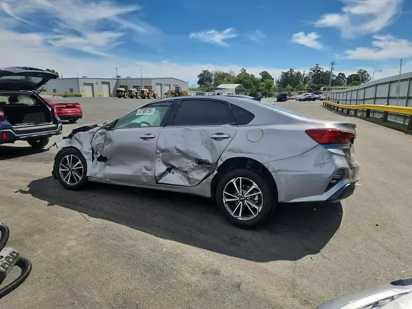 3KPF24AD2NE468565 2022 KIA FORTE - Image 2