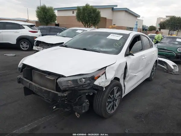 3KPF24AD2NE468629 2022 KIA FORTE - Image 2
