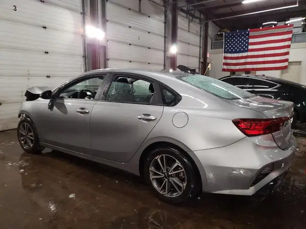 3KPF24AD2NE470039 2022 KIA FORTE - Image 2