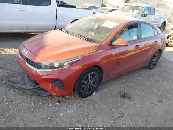 3KPF24AD2NE470994 2022 KIA FORTE - Image 2