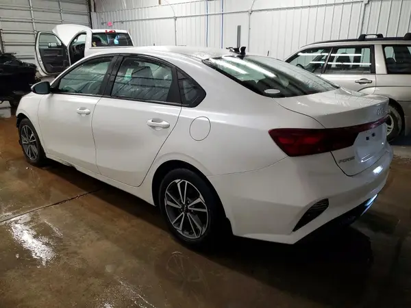 3KPF24AD2NE472356 2022 KIA FORTE - Image 2
