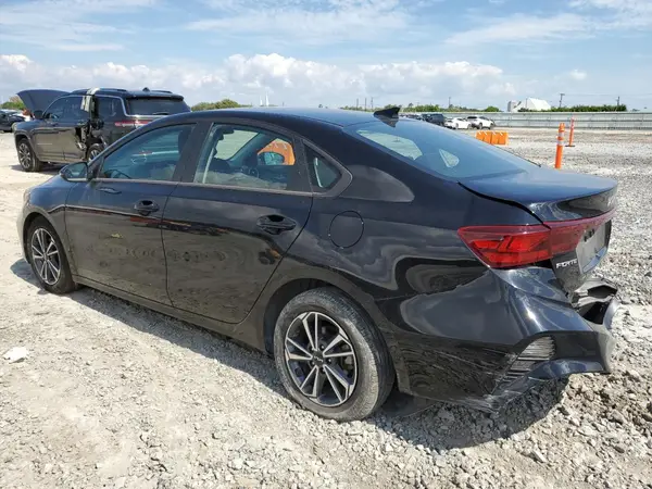 3KPF24AD2NE475225 2022 KIA FORTE - Image 2