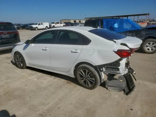 3KPF24AD2NE475502 2022 KIA FORTE - Image 2