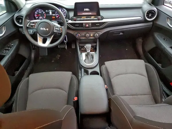 3KPF24AD2NE476701 2022 KIA FORTE - Image 8