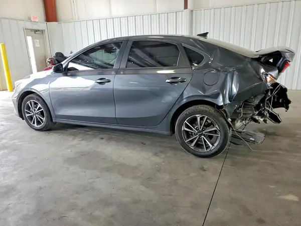 3KPF24AD2NE477962 2022 KIA FORTE - Image 2